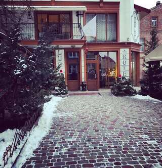 Отель Hotel Leotel Львов-0